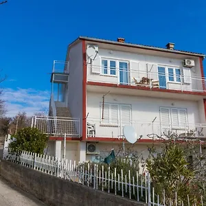 Apartman With A Parking Space - 13450, Crikvenica