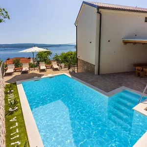 Villa Antani With Heated Pool, Sauna & Jacuzzi, Crikvenica