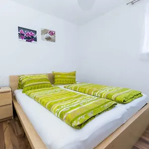 Apartman Moderne Souterrainwohnung, Crikvenica